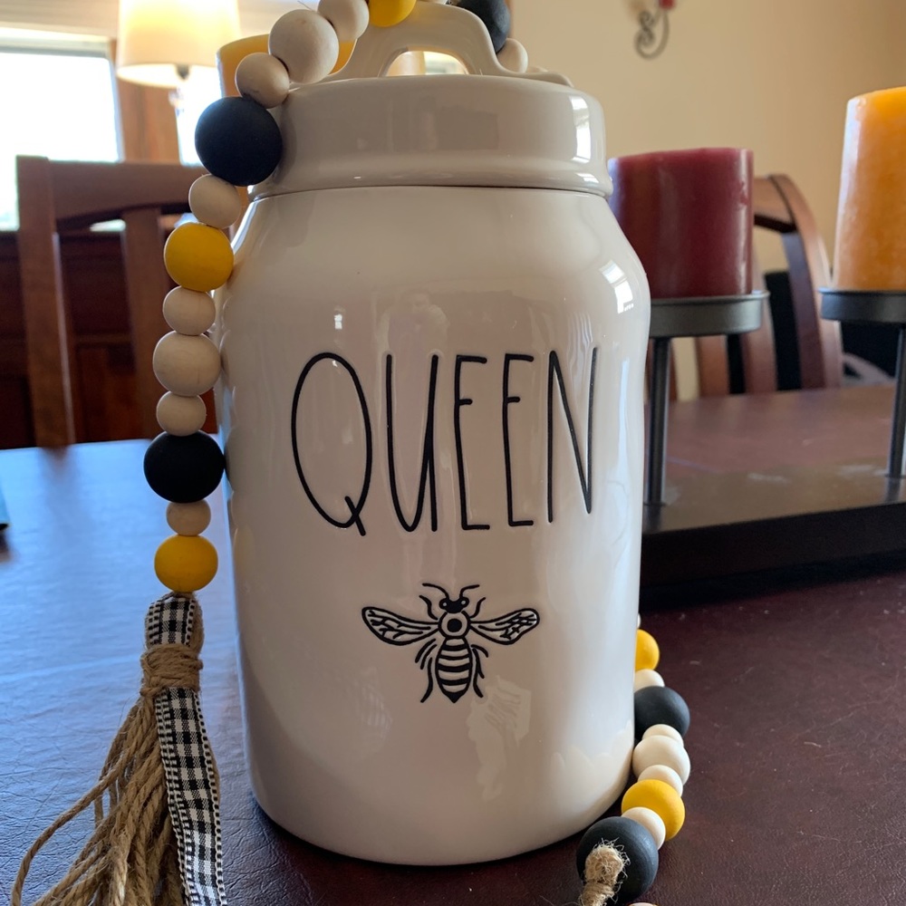 Rae Dunn Queen Bee Canister